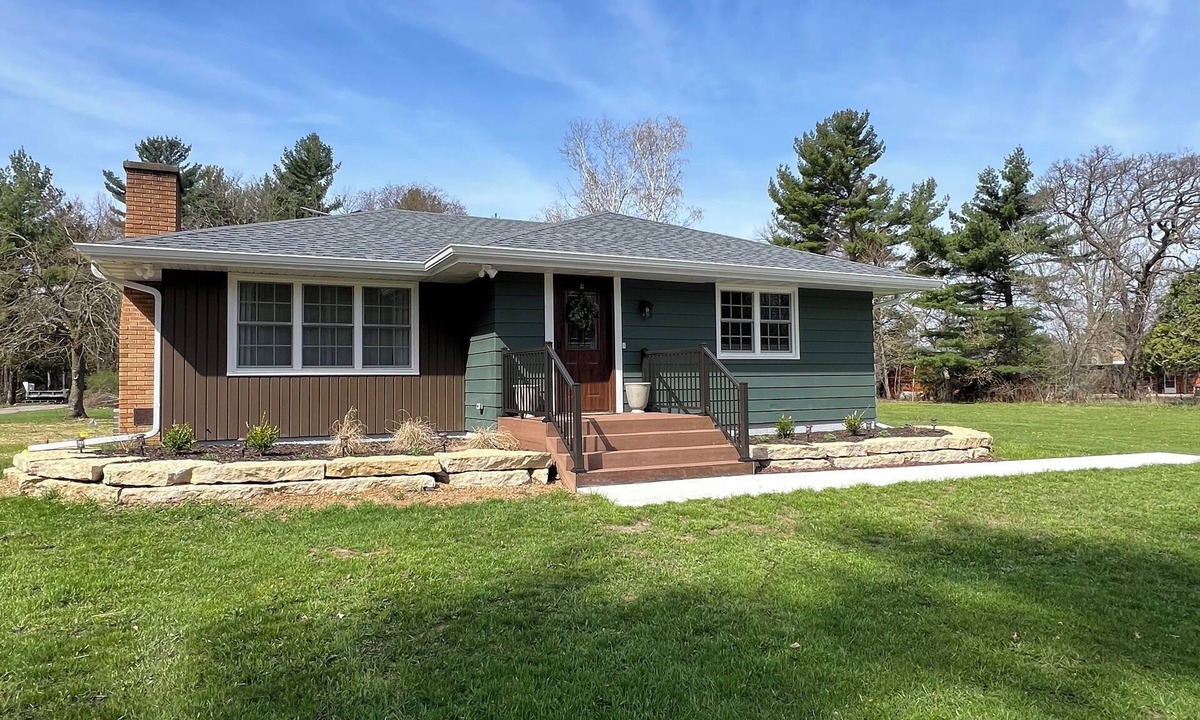 Wisconsin Dells Cottage | Charming 2 bedroom 1 bath cottage in Wisconsin Dells