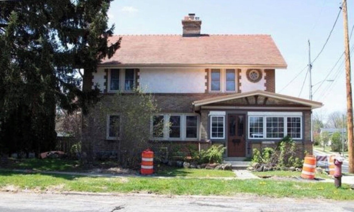 Watertown Apartment | Charming 2-bedroom apartment with AC in lovely Watertown