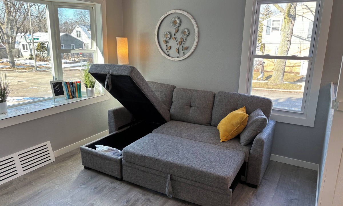 Wauwatosa House | Charming 2-bedroom house in enjoyable Milwaukee neighborhood with AC, WiFi