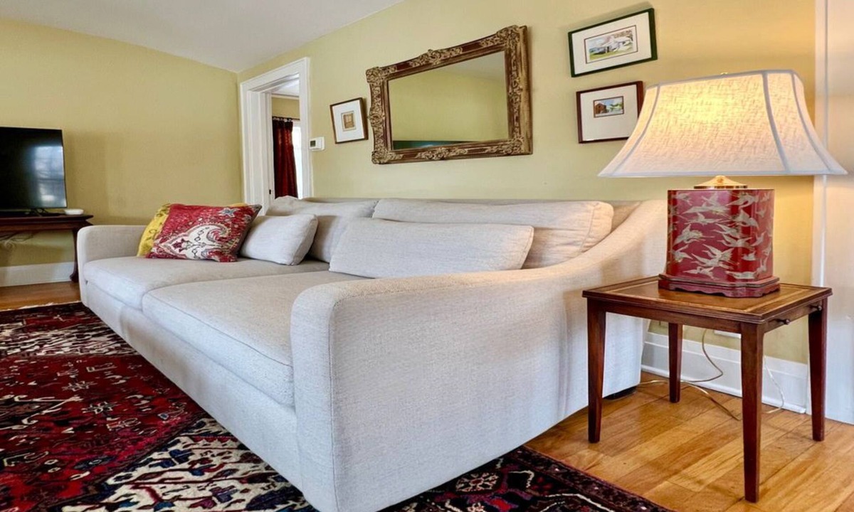 Shorewood House | Charming 3-bedroom house with sun-drenched sunroom in walkable Shorewood
