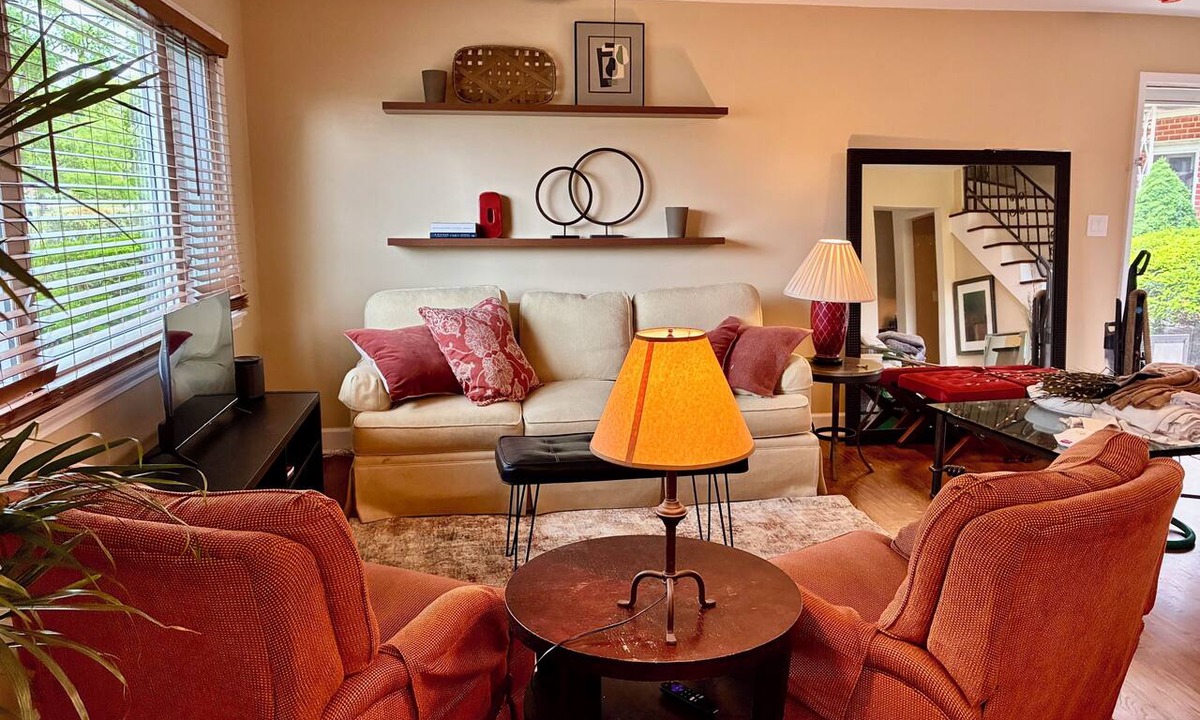 Evanston House | Charming 3-bedroom townhome in vibrant Evanston - 30 day min.