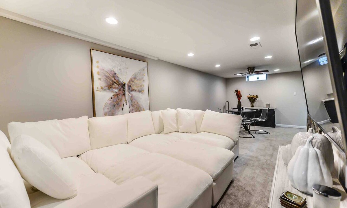 Milford House | Charming 4-bedroom home in Downtown Milford