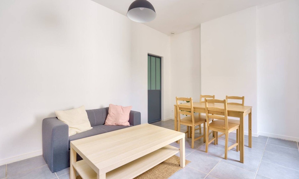 Saint-Lambert Apartment | Charming apartment located 10 min from the seaside