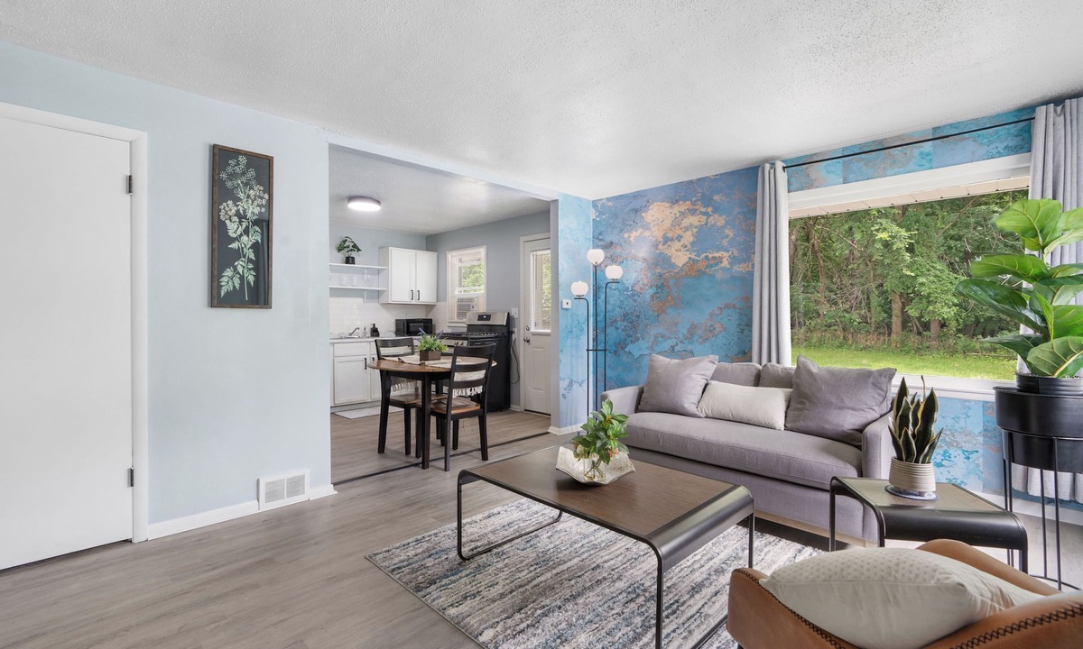 Peoria Apartment | Charming Greenwood Lodge-2: Fenced Yard & Drive-In Garage!