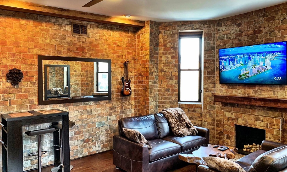 Lincoln Park Condo | Chicago’s BEST location… Lincoln Park, Lake Michigan, Wrigley Field, and more!