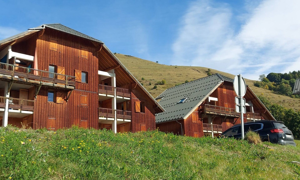 Saint-Jean-d'Arves Ski Chalet | Comfortable 6-person apartment Saint Jean d'Arves les Sybelles 3* rated