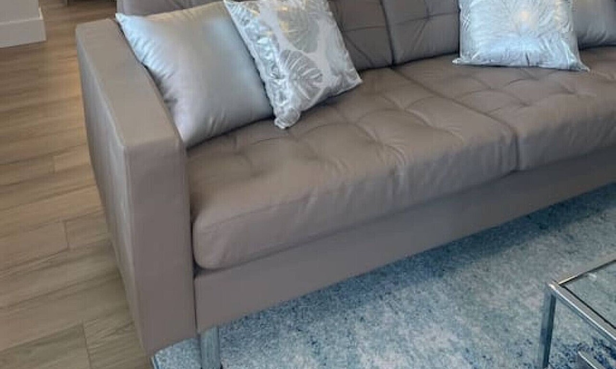 Downtown Omaha Apartment | Contemporary Downtown Apartment