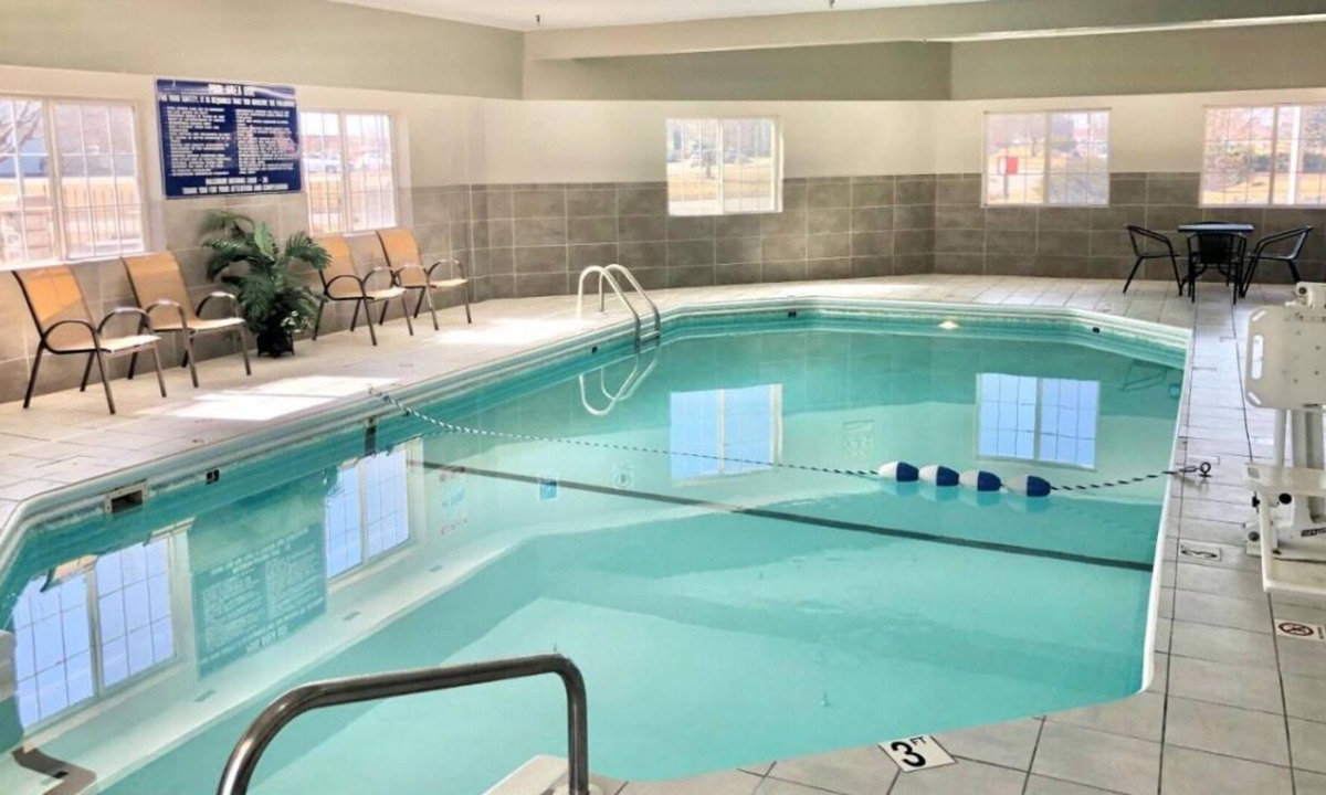 Council Bluffs House | Council Bluffs Experience Like No Other! 3 Homelike Units, FREE Parking!