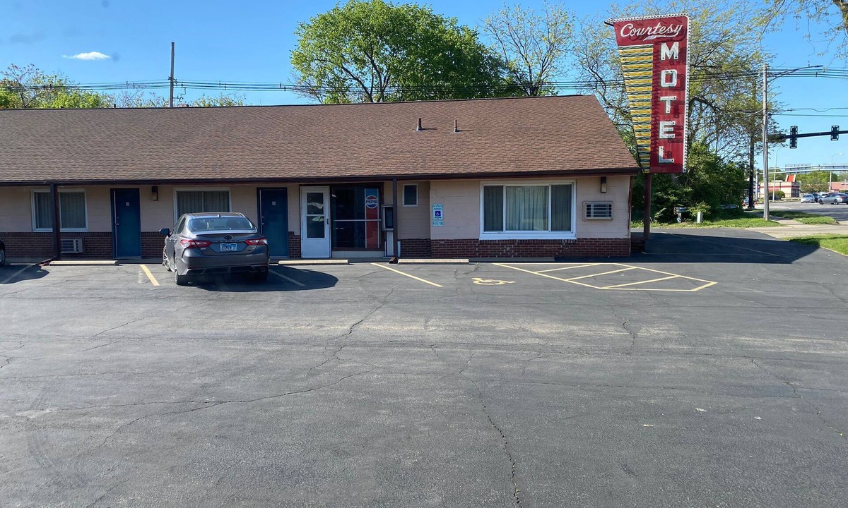 Urbana Hotel | Courtesy Motel