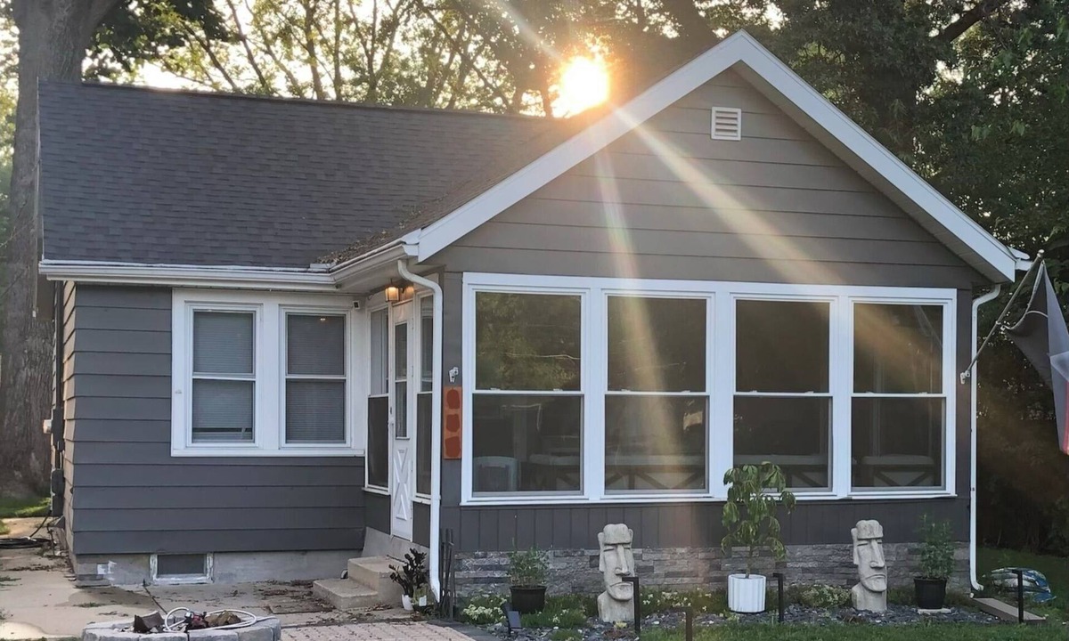 Chesterton House | Cozy 2-bedroom house in tranquil Chesterton with AC