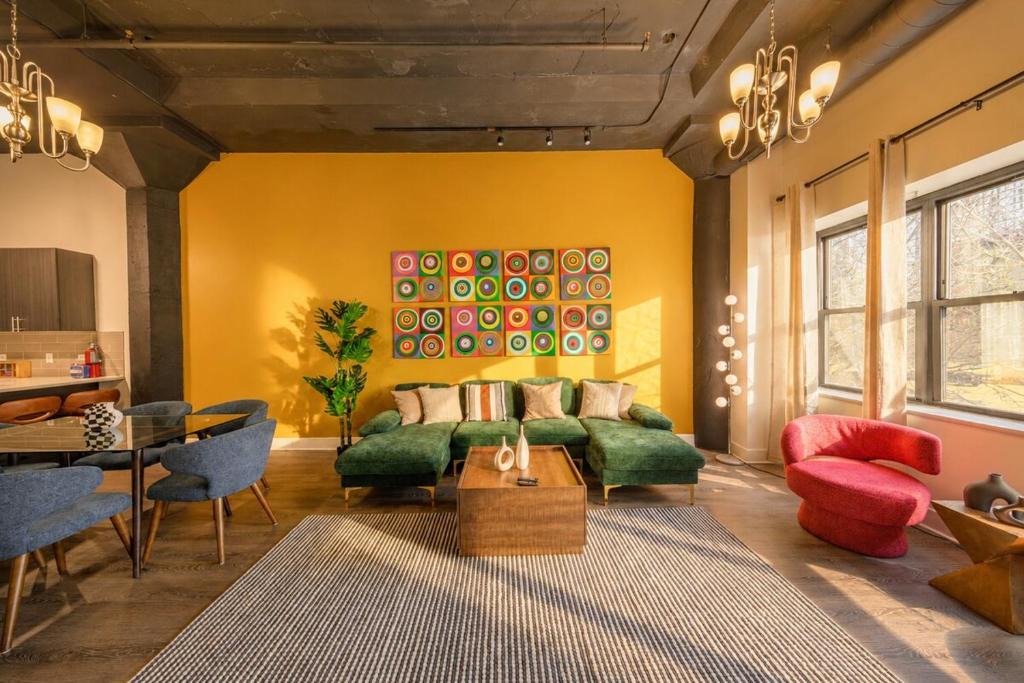 Near South Side Apartment | Cozy 3BR City Living in South Loop Near McCormick Place, Soldier Field & Lakefront