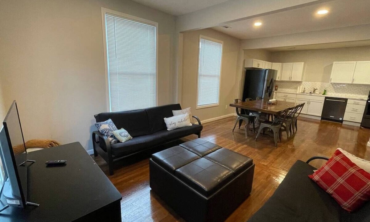 Omaha Apartment | Cozy 4 Bedroom 2 Bath Omaha Home w/plenty of parking!