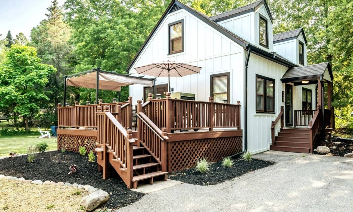 Williams Bay House | Cozy Bay Geneva Lake Cottage-beach/restaurants+