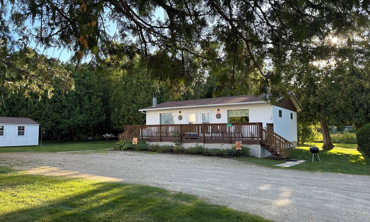 Ephraim Cottage | Cozy Brook South Cottage @Ephraim Beach on Ephraim Village Cottages Resort