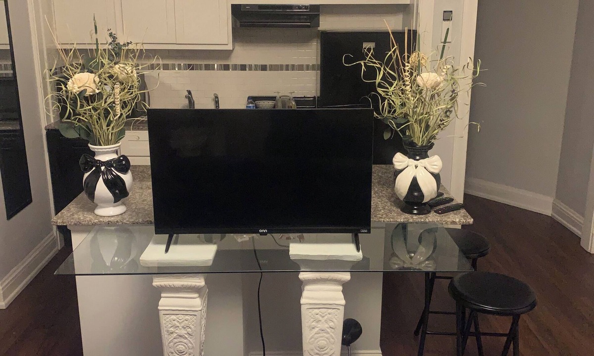 Peoria Apartment | Cozy Downtown studio with free bike rentals and free parking