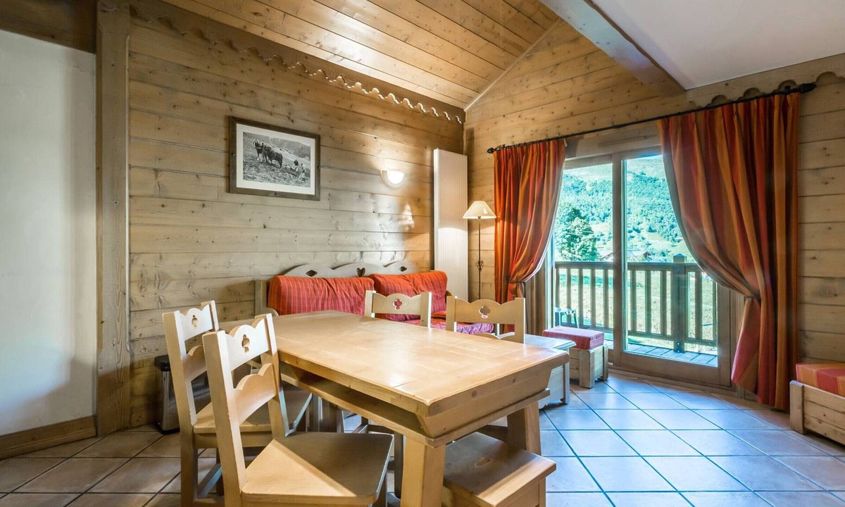 Saint-Martin-de-Belleville Apartment | Cozy 3-room apt with pool, spa & parking - 6 guests