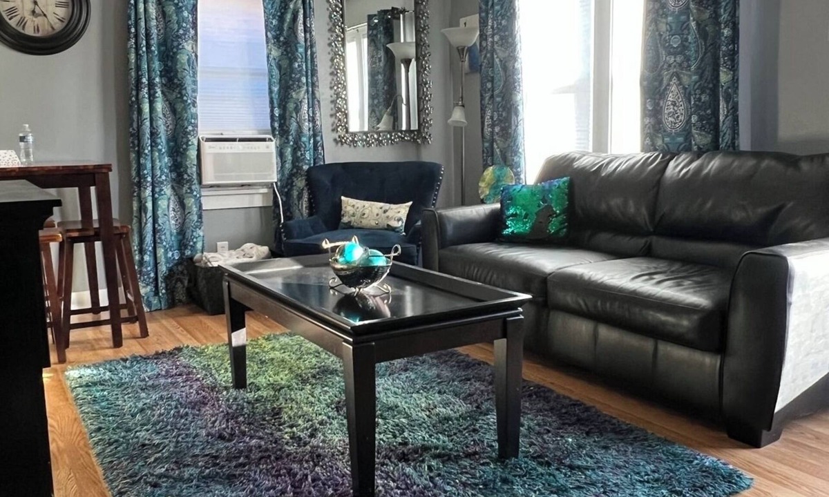 Dubuque House | Cozy little getaway in the heart of the city. A short drive from Galena.