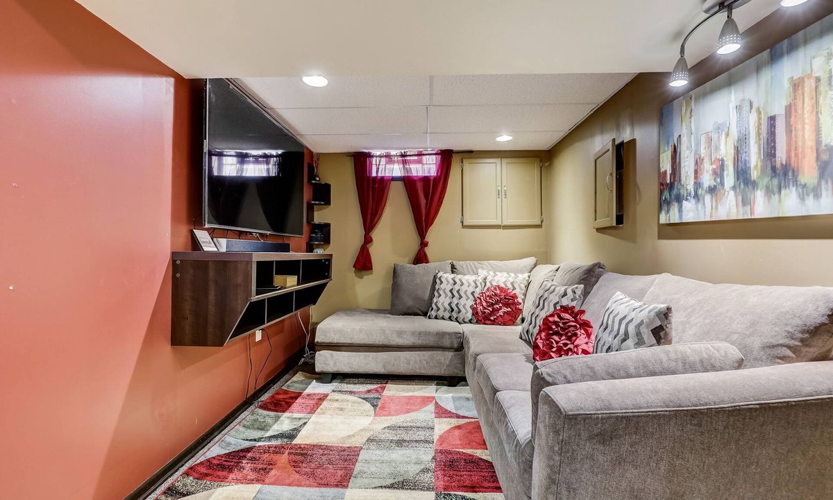 Milwaukee House | Cozy Single Family Home