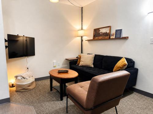 Westown Apartment | Cream City Industrial Loft Near Fiserv with Parking - Suite 1 - Sleeps 8
