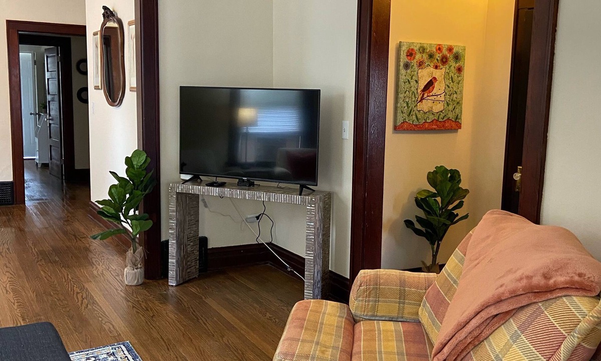 Waukegan Apartment | Cute & Cozy for Family Gatherings
