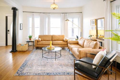 Downtown Des Moines House | Des Moines House 3min Downtown9min to State Fair