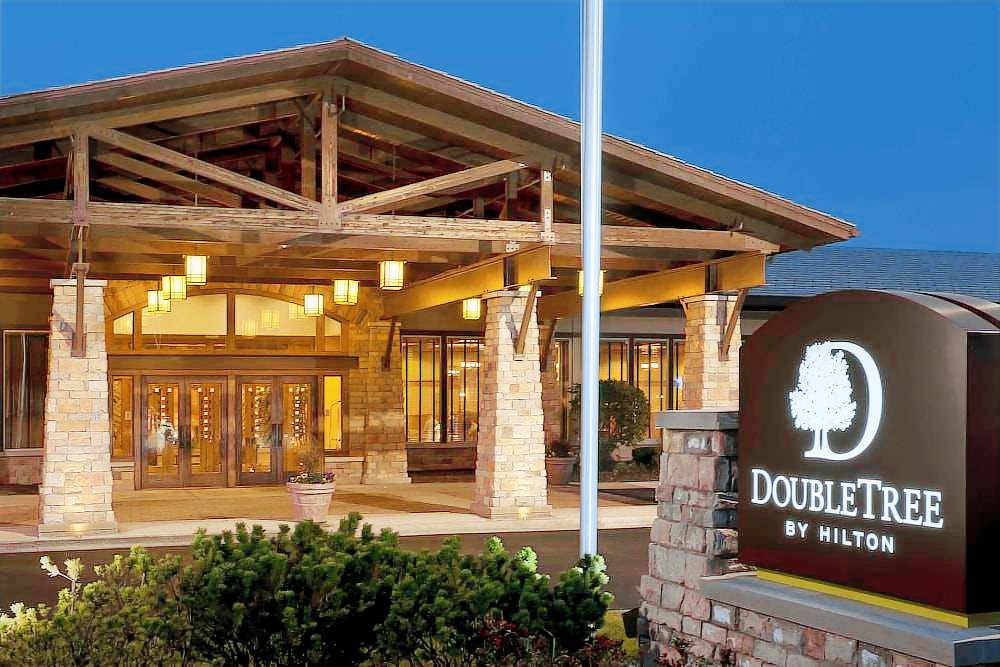 Mundelein Hotel | DoubleTree by Hilton Libertyville - Mundelein