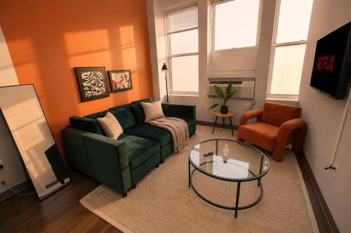 Westown Apartment | Downtown Milwaukee 2BR, 5 Min Walk to RiverWalk