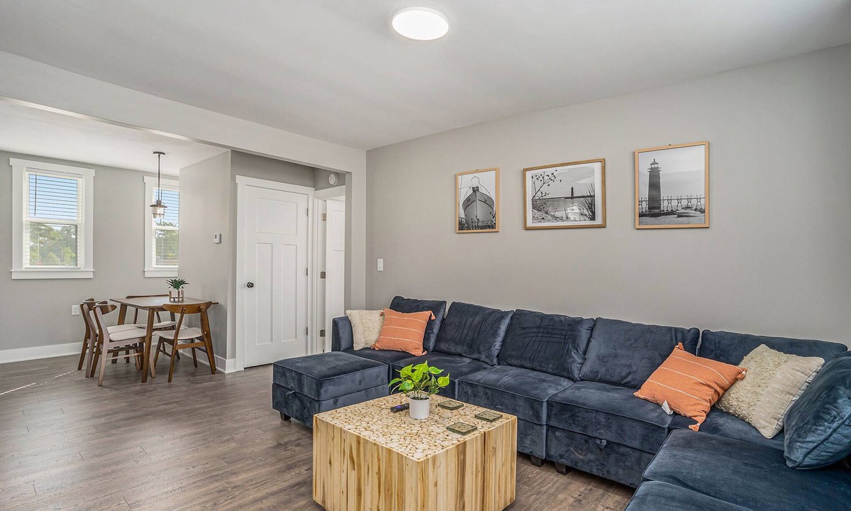 Nelson Apartment | Downtown Muskegon Apt 2