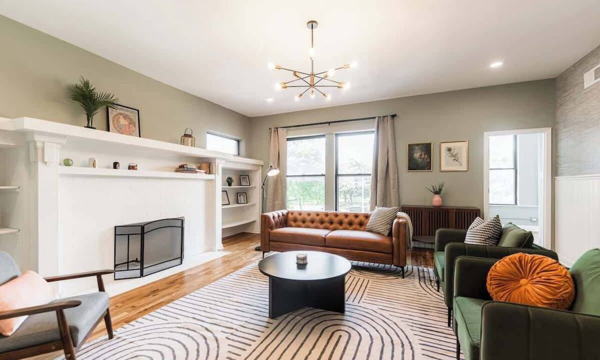 Kenwood Apartment | Dwellish Rentals - Hyde Park Luxury Stay 5BR Near Lake & UChicago