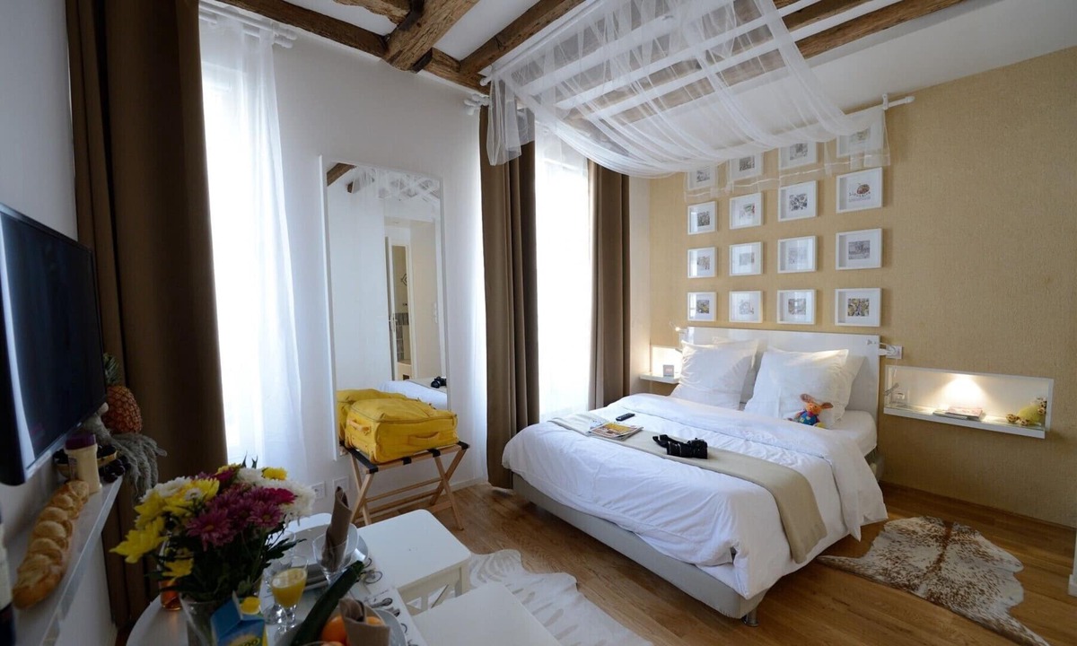 3rd Arrondissement Apartment | E3DD White night