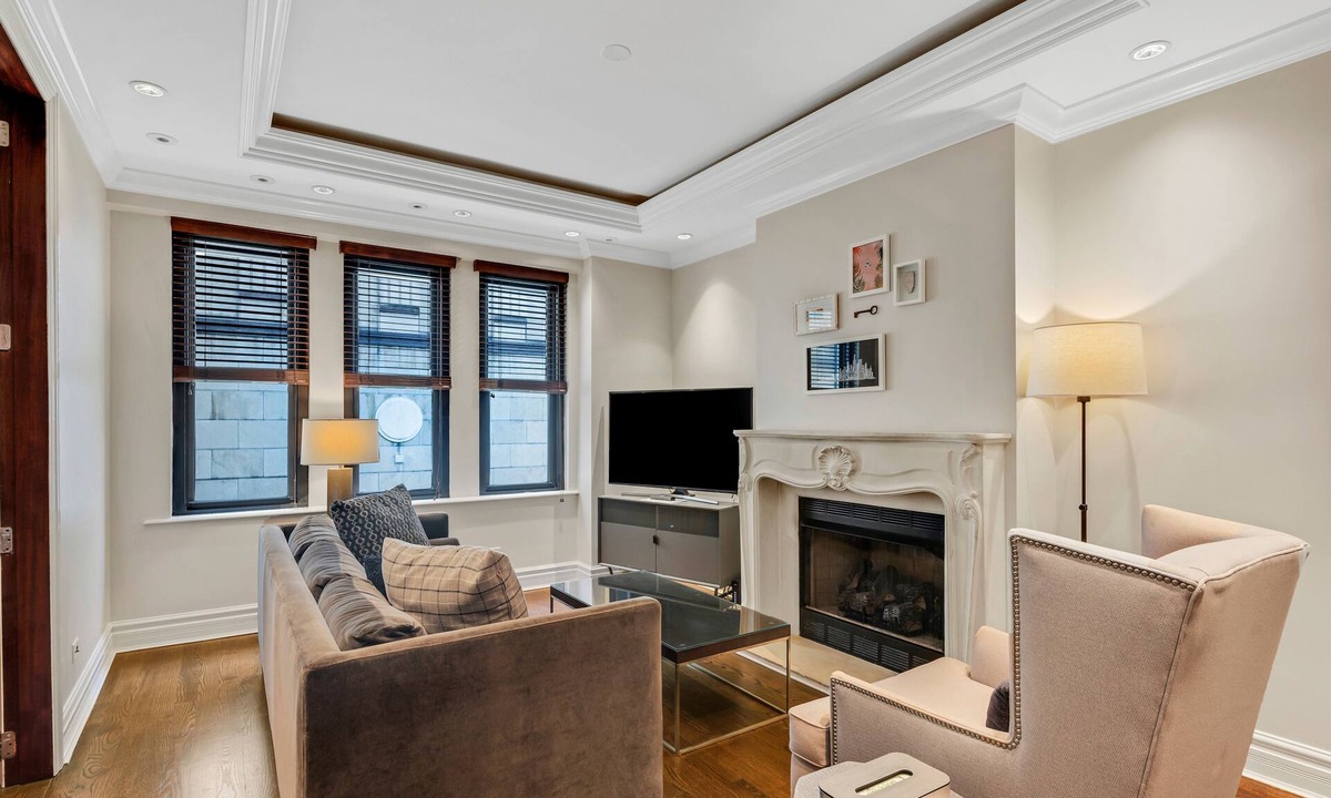 Streeterville Apartment | Elegant 1 Bed Suite at Walton Residence in Gold Coast Chicago