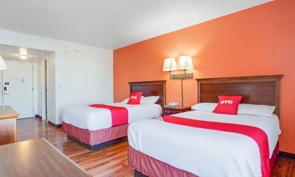 Muskegon Heights Hotel | Enjoy Inviting Retreat Near Lakeshore Museum Center and Muskegon Adventures