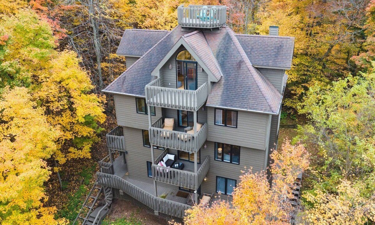 Macatawa House | Epic Lake Views | Sleeps 16 | 2 Units + Lookout Deck