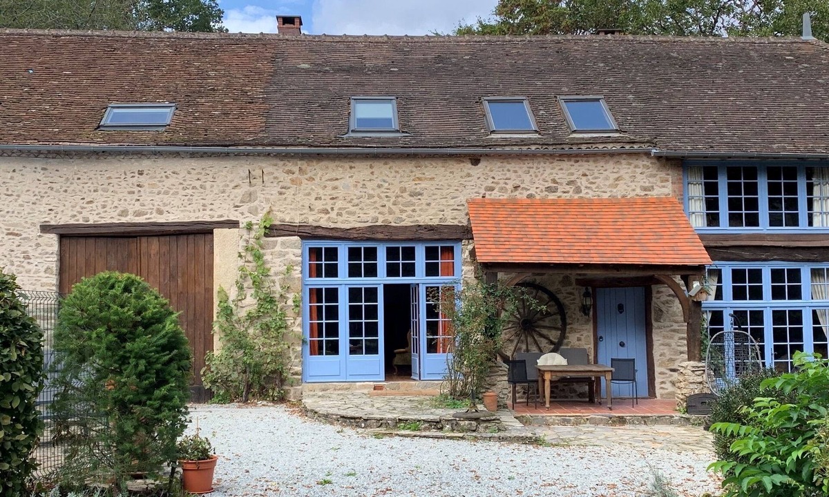 Dompierre-les-Eglises House | Exceptional 6 Bedroom 18th Century Home with private heated pool and hot tub.