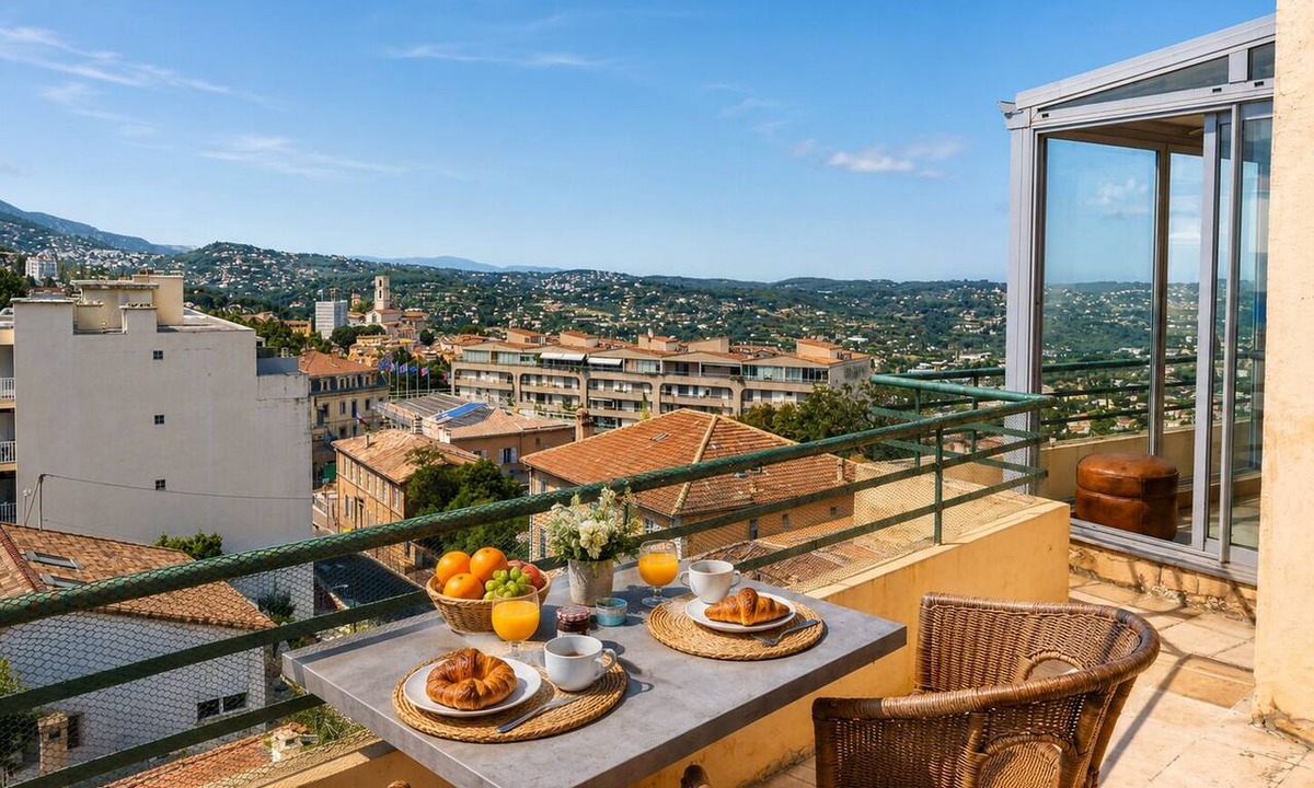 Grasse Apartment | Exceptional apartment with panoramic views, terraces, and private enclosed parking