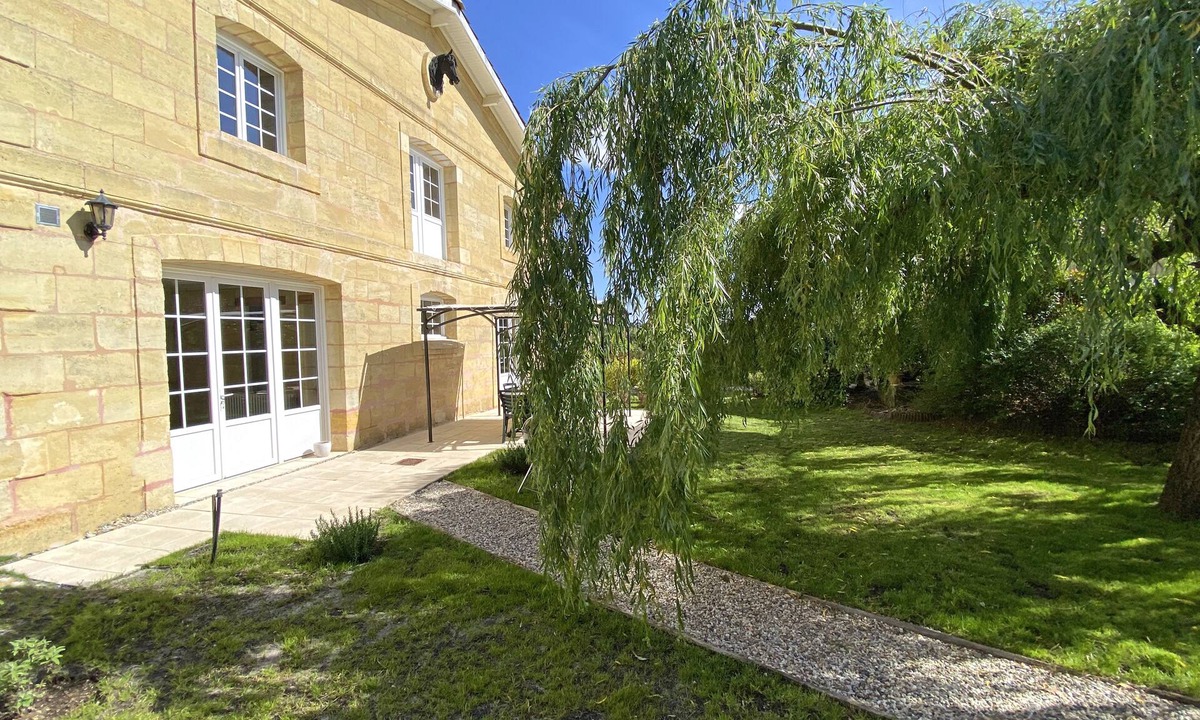 Saint-Caprais-de-Bordeaux House | Experience a relaxing holiday on a Bordeaux family winery 20 min from Bordeaux
