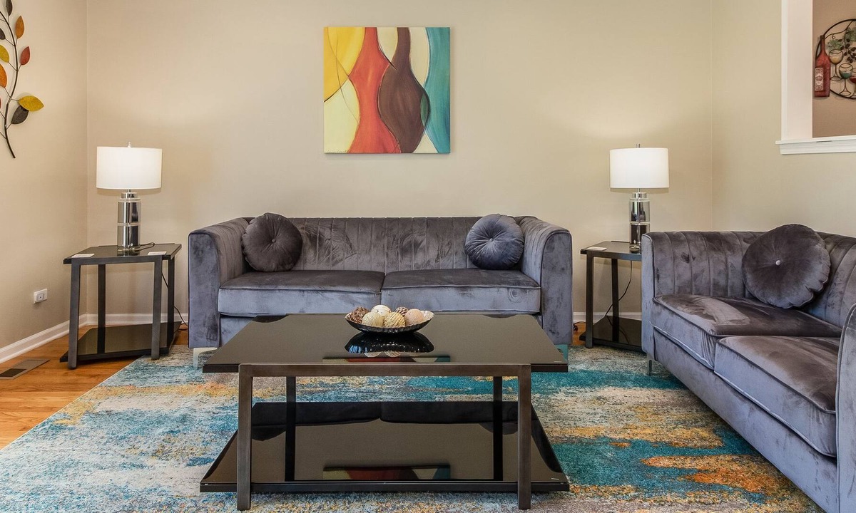 Glendale Heights House | Extended Stay Glendale Heights FHS Rental