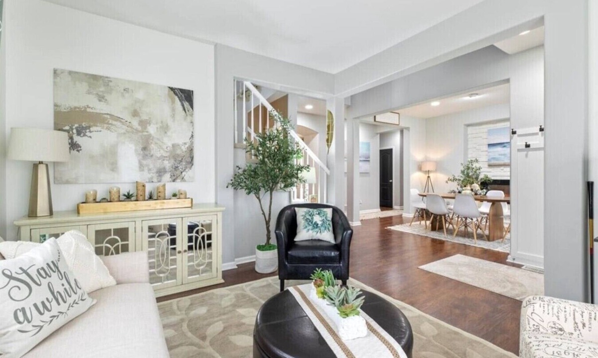 Bellevue House | Family-Friendly 4BR | King Beds + Game Room
