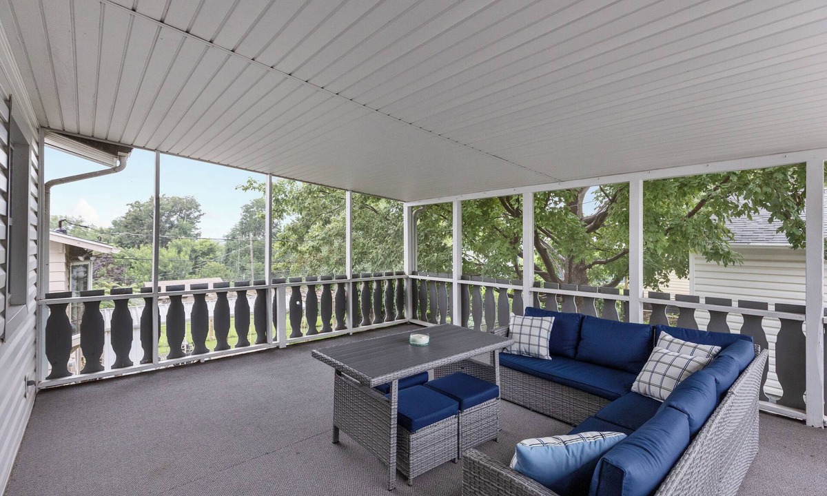 Southeast Omaha House | Family Home Min to Henry Dorley Zoo, Charles Schwab Field, Covered Porch, 4TVs