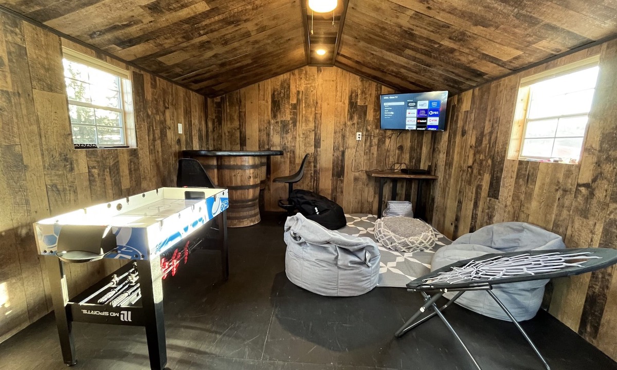 Wautoma Cottage | Final Summer Bash -Pier, SUP, Kayaks, Games & Fire