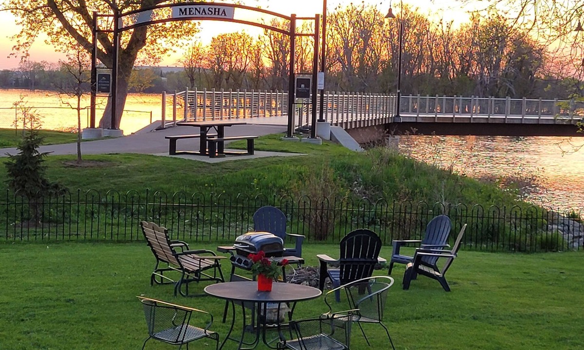 Menasha House | Fox River Retreat #3