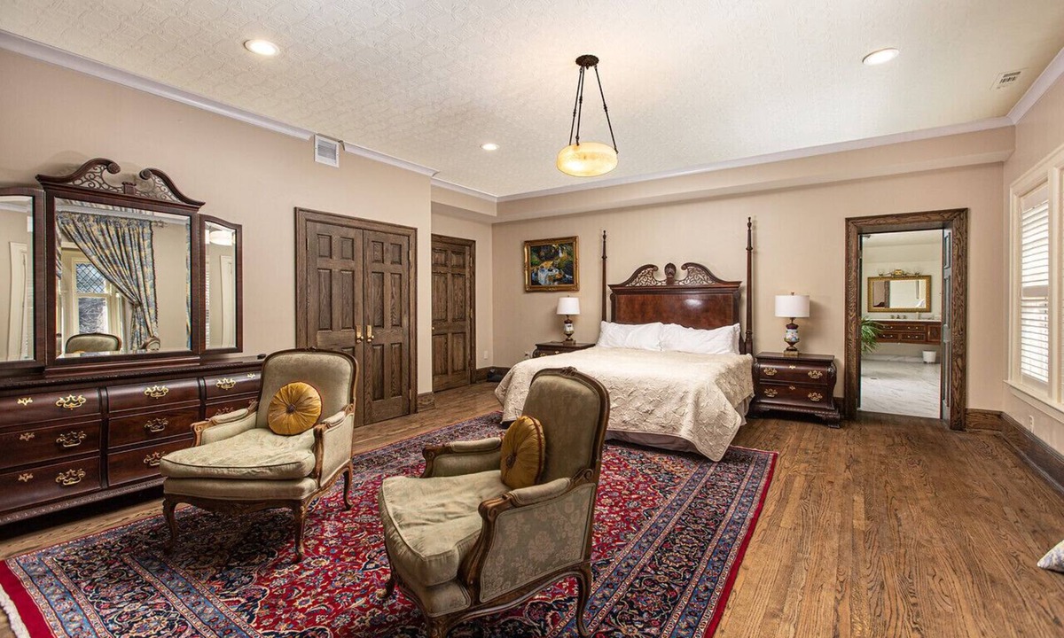 Detroit Bed & Breakfast | Frederick Stearns House in Detroit is a perfect venue for any private events.