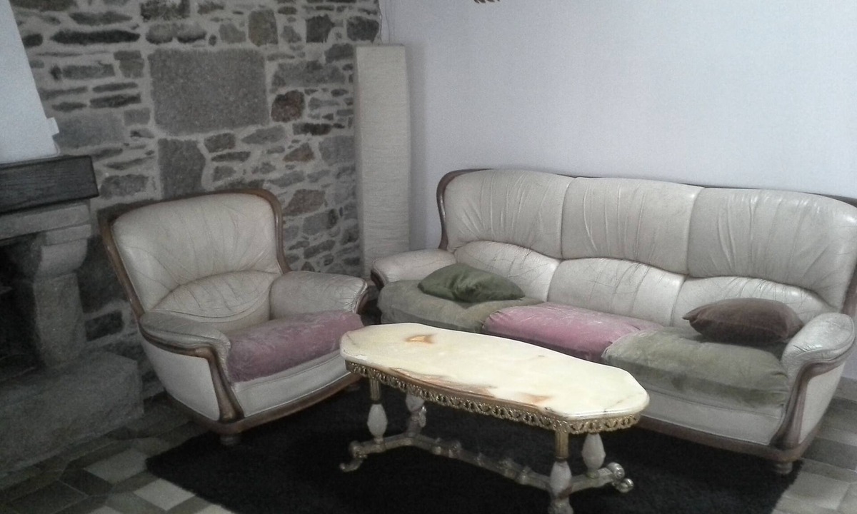 Glomel House | Gîte St Germain sleeps 5, 3 mins from the lake fishing/pedalos, pets welcome!