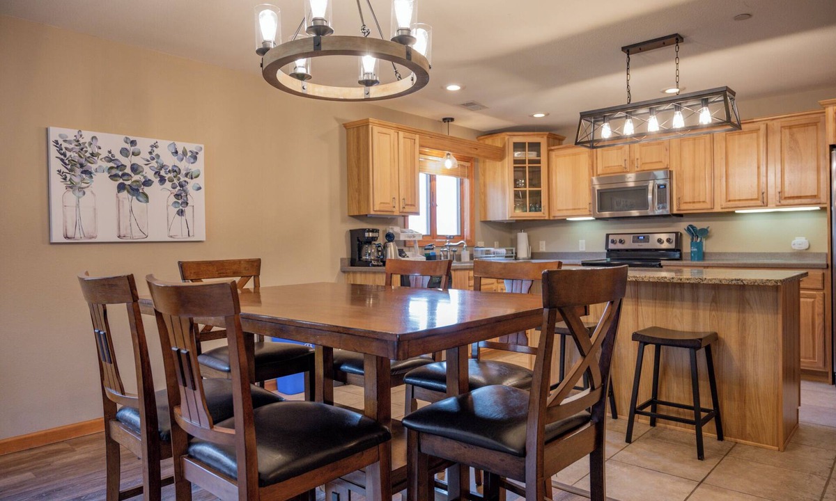 Arkdale Condo | Golf Resort Condo! Game Room + Pool + 3BR