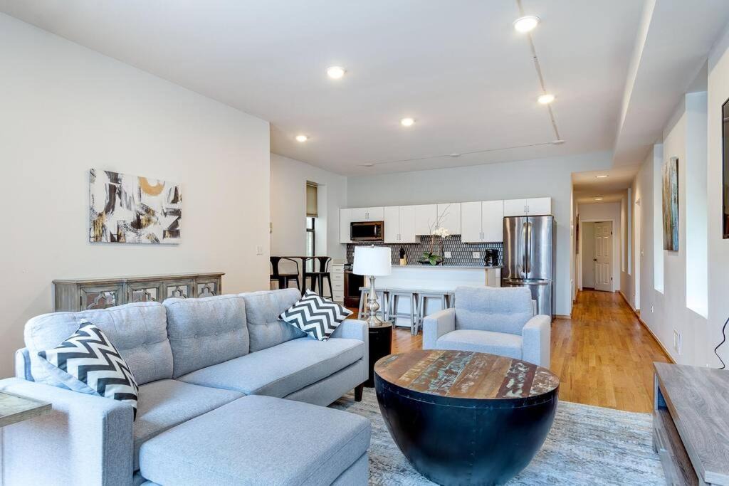 Pulaski Park Apartment | Goose Island Central Downtown Prime Location with access to patio CHI - 1