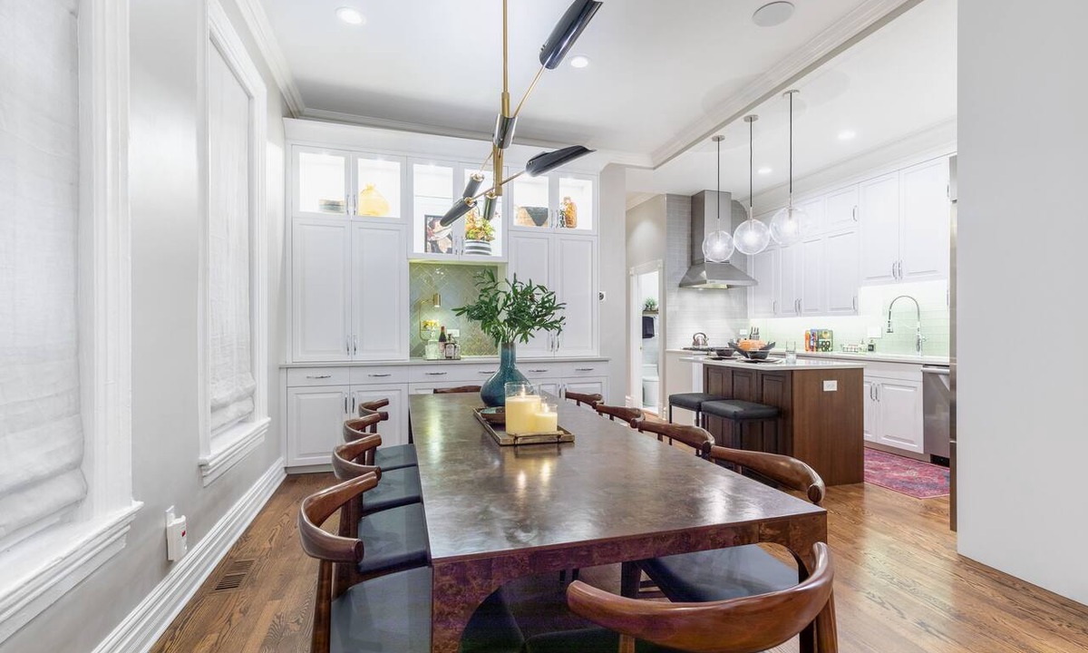 Near North Side Condo | Gorgeous 3BR River North Condo - Free Parking