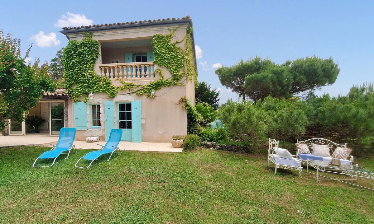 Saint-Quentin-de-Caplong House | Gorgeous home in Saint-Quentin-de-Caplo