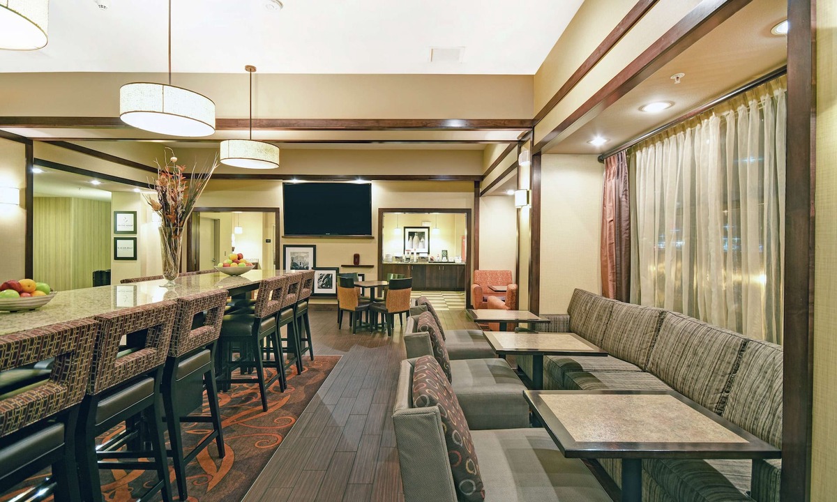 Beloit Hotel | Hampton Inn Beloit