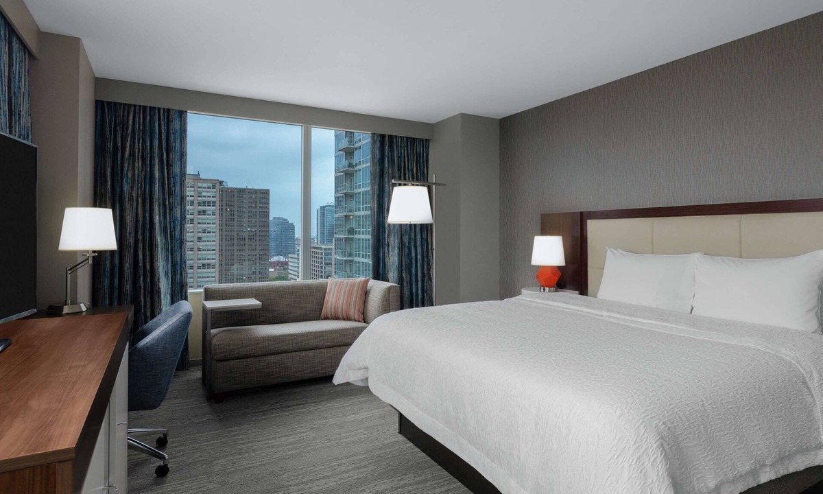 Near South Side Hotel | Hampton Inn Chicago McCormick Place