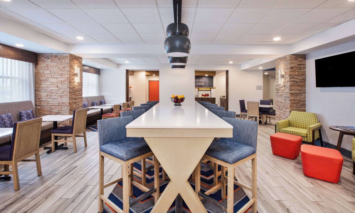 Clinton Hotel | Hampton Inn Clinton, IA